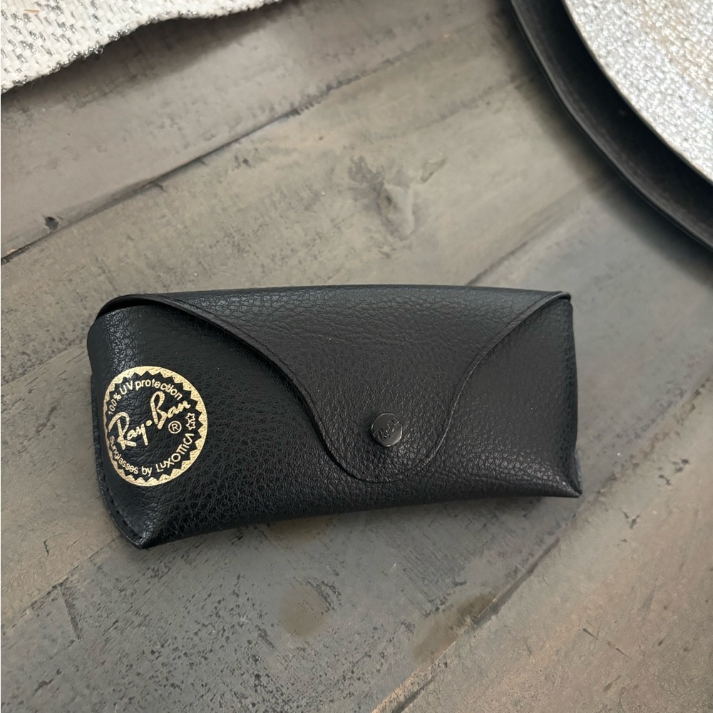 Ray Ban case